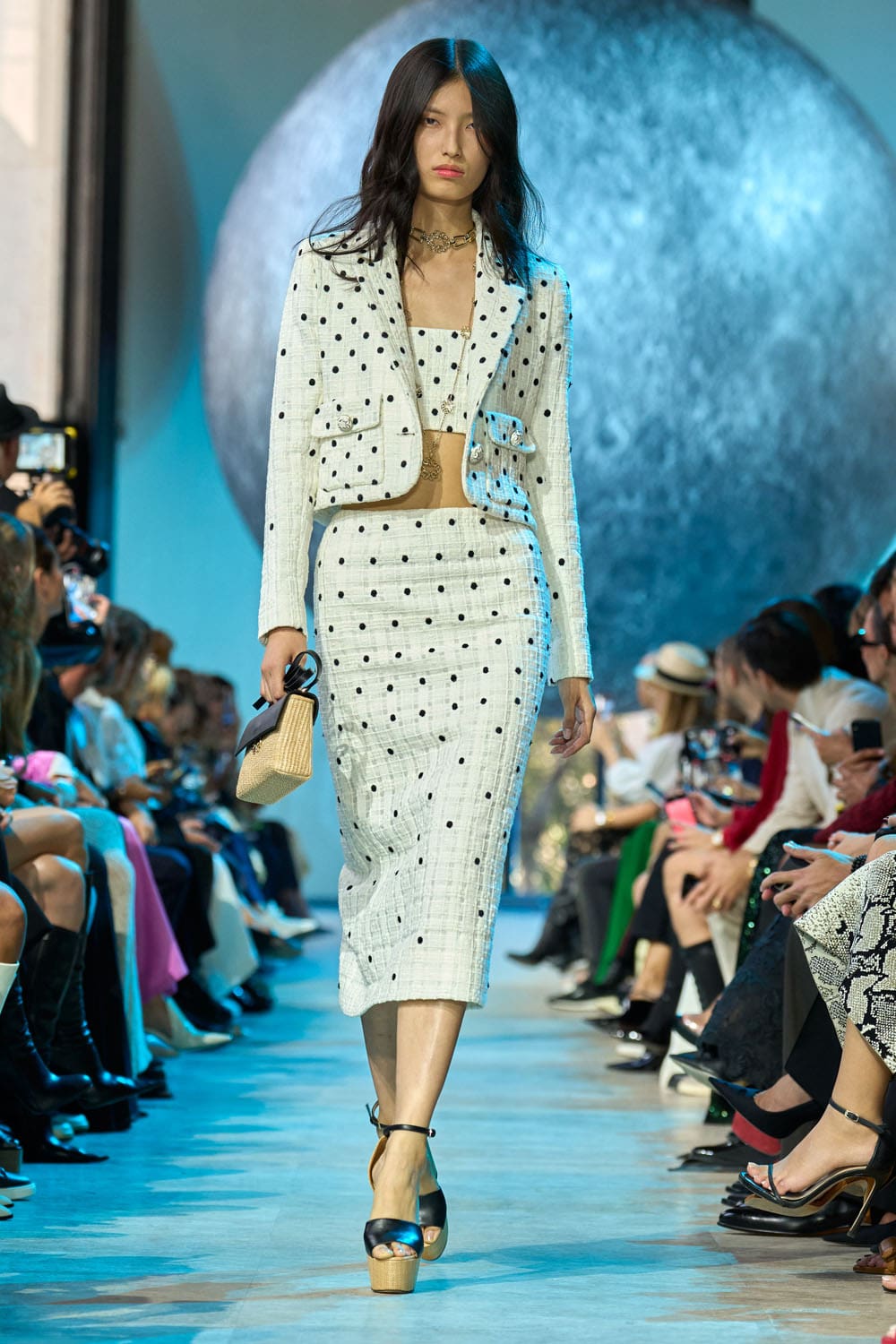 Elie Saab 春夏 2024 准备穿 Runway 杂志(2)