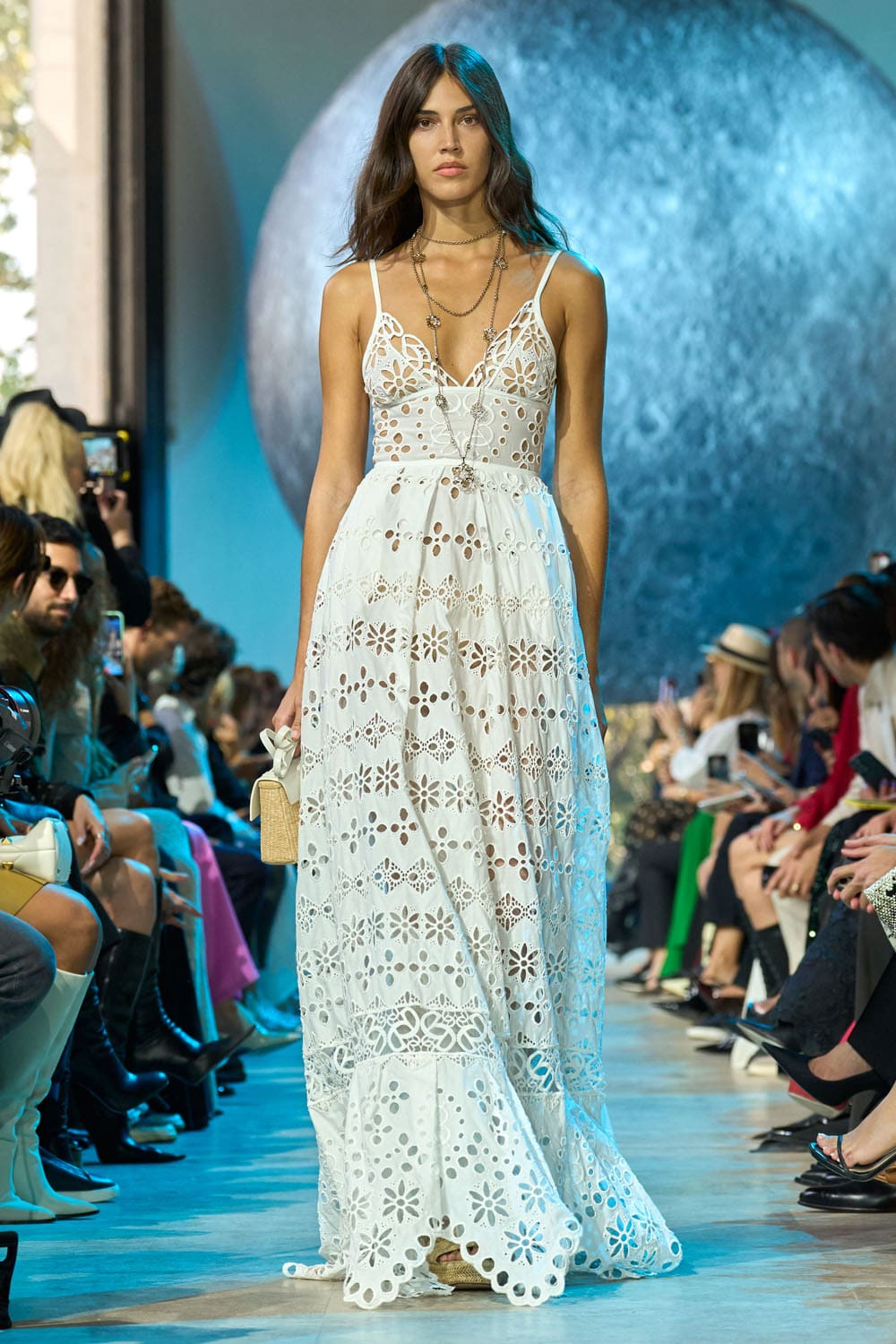 Elie Saab 春夏 2024 准备穿 Runway 杂志(24)
