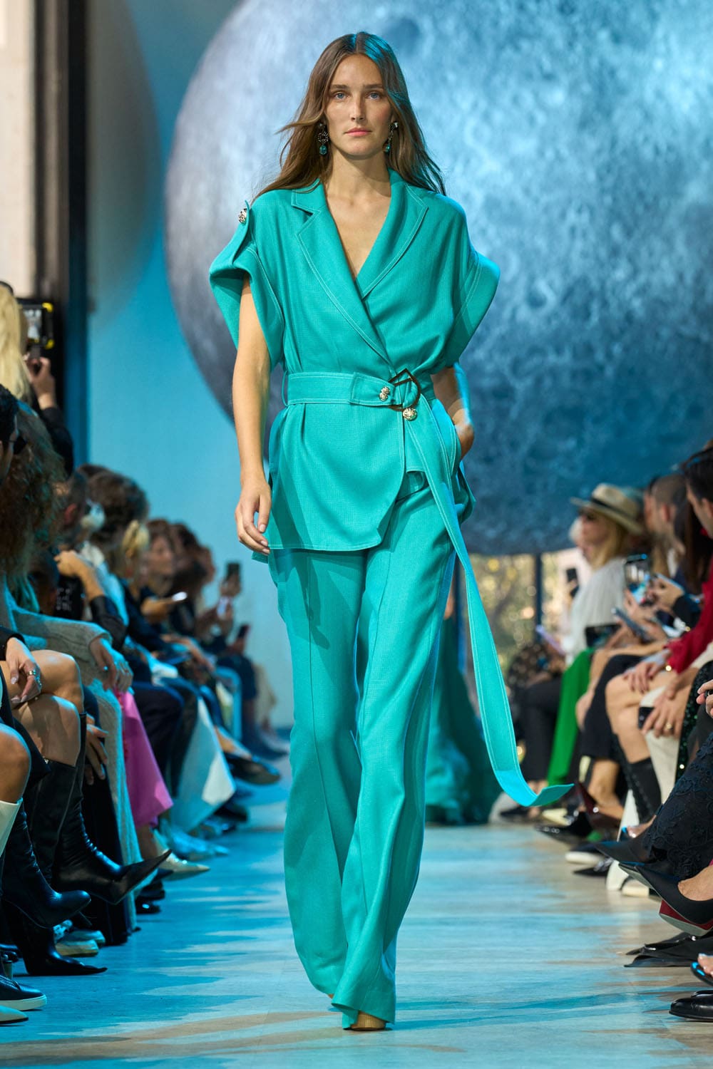 Elie Saab 春夏 2024 准备穿 Runway 杂志(25)