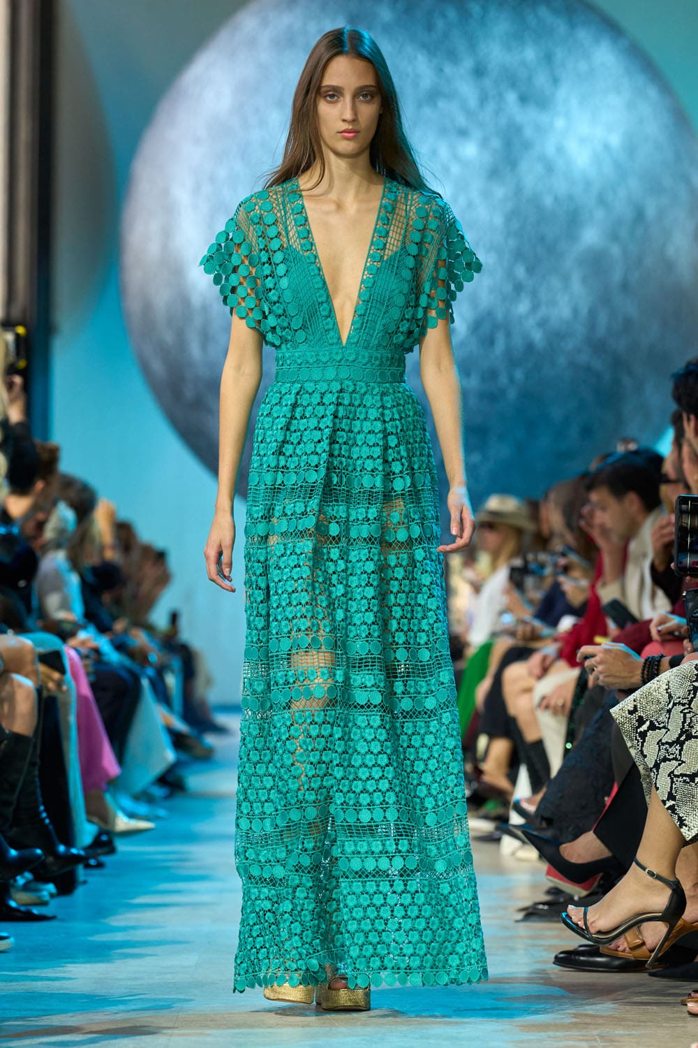 Elie Saab 春夏 2024 准备穿 Runway 杂志(28)