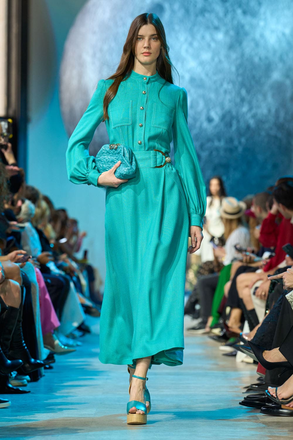 Elie Saab 春夏 2024 准备穿 Runway 杂志(30)