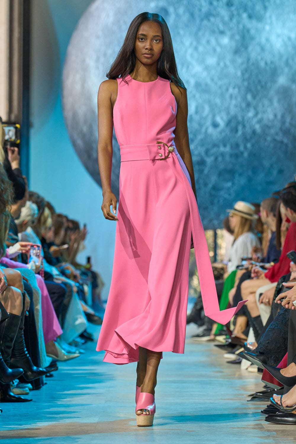 Elie Saab 春夏 2024 准备穿 Runway 杂志(33)