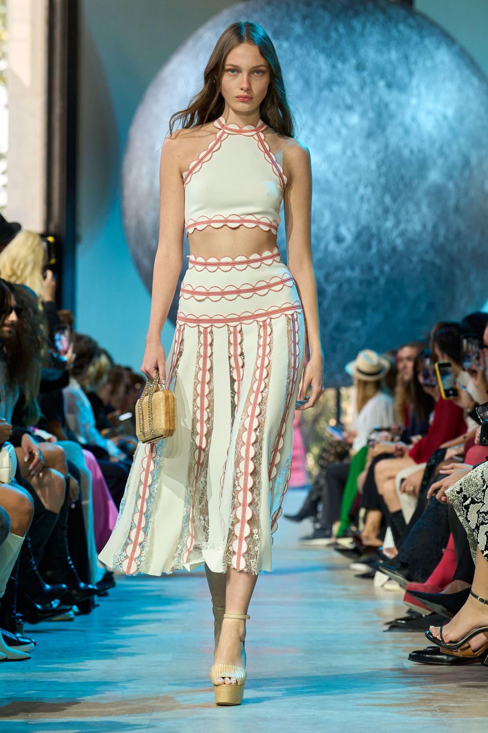 Elie Saab 春夏 2024 准备穿 Runway 杂志(34)