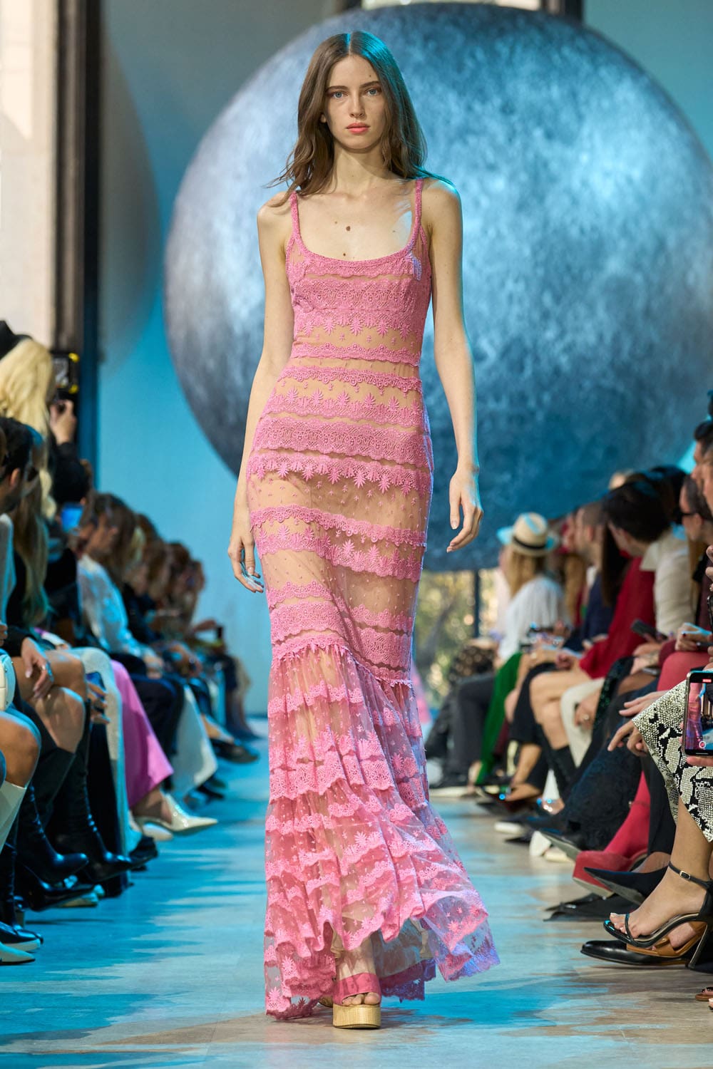 Elie Saab 春夏 2024 准备穿 Runway 杂志(35)