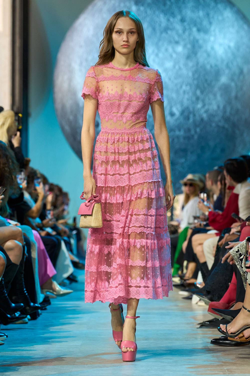 Elie Saab 春夏 2024 准备穿 Runway 杂志(36)