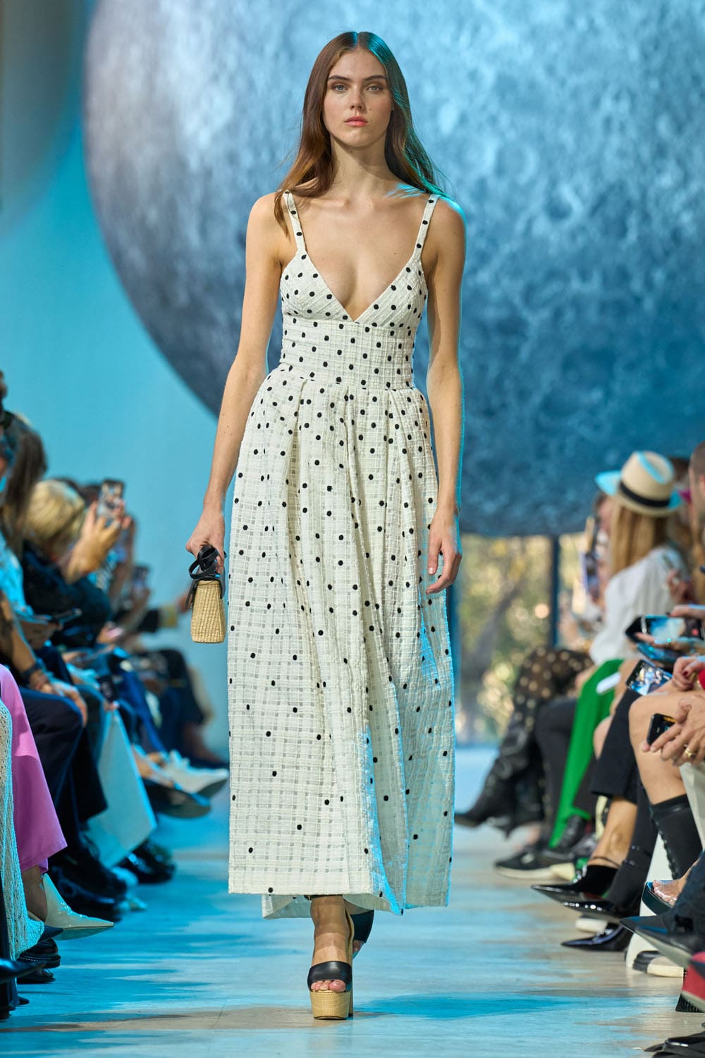 Elie Saab 春夏 2024 准备穿 Runway 杂志(4)