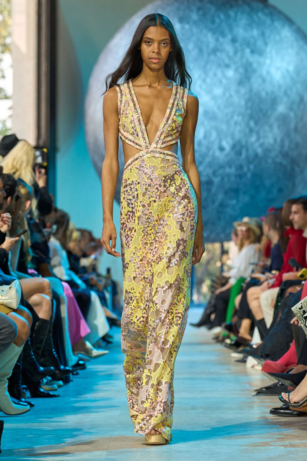 Elie Saab 春夏 2024 准备穿 Runway 杂志(47)