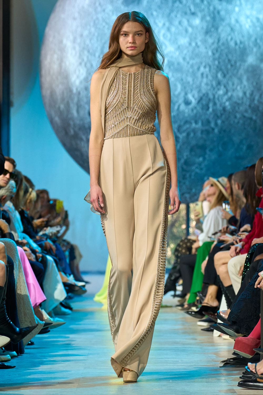 Elie Saab 春夏 2024 准备穿 Runway 杂志(50)