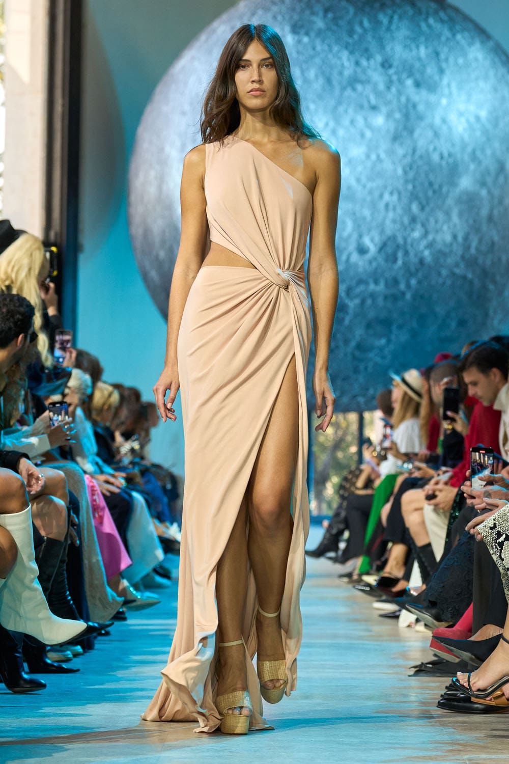 Elie Saab 春夏 2024 准备穿 Runway 杂志(53)