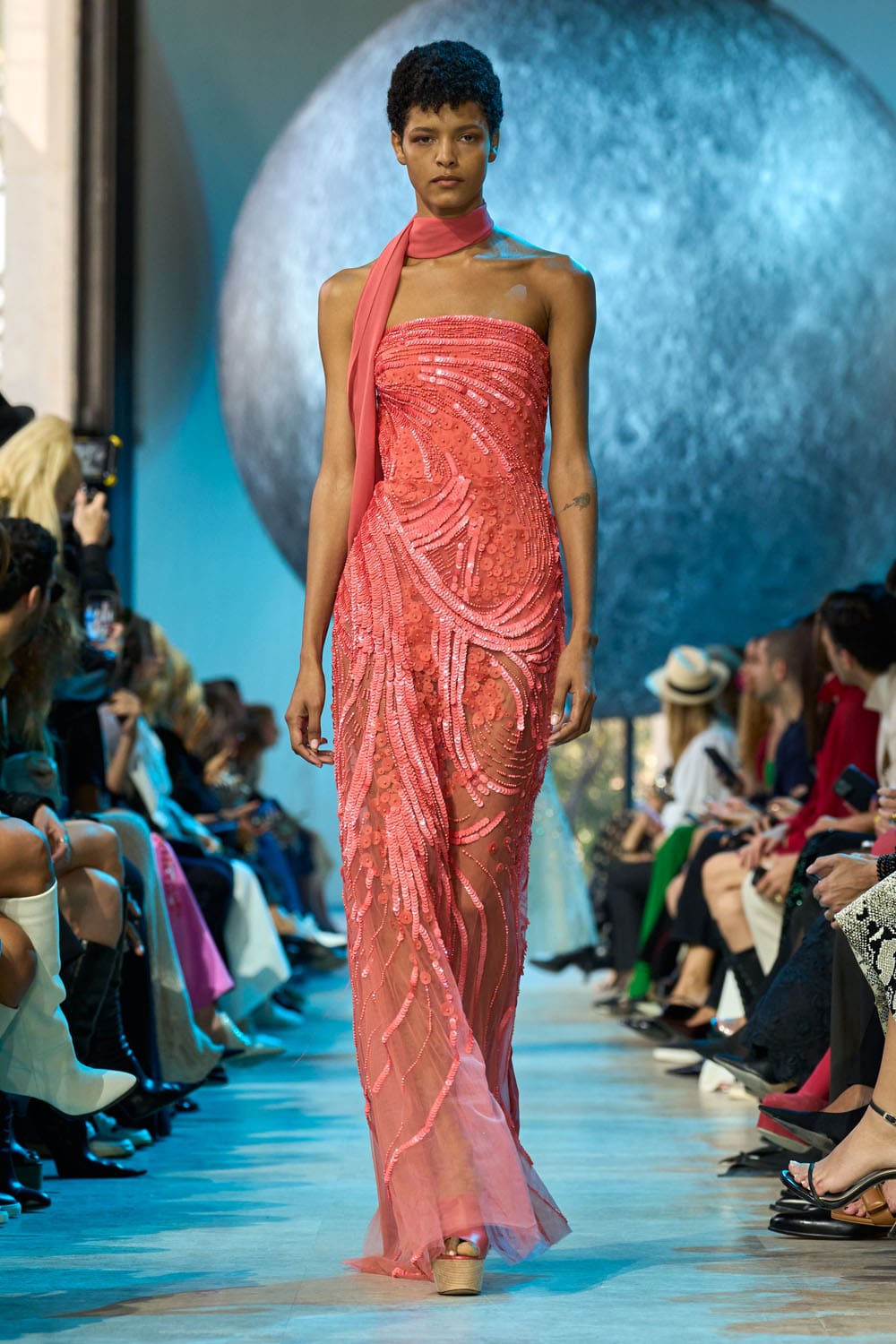 Elie Saab 春夏 2024 准备穿 Runway 杂志(54)