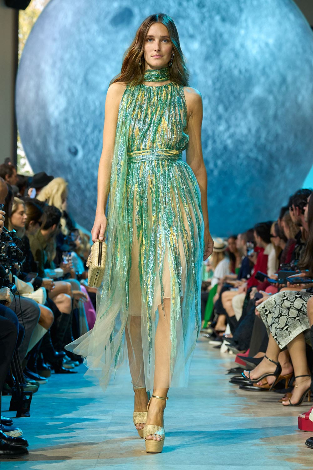Elie Saab 春夏 2024 准备穿 Runway 杂志(64)