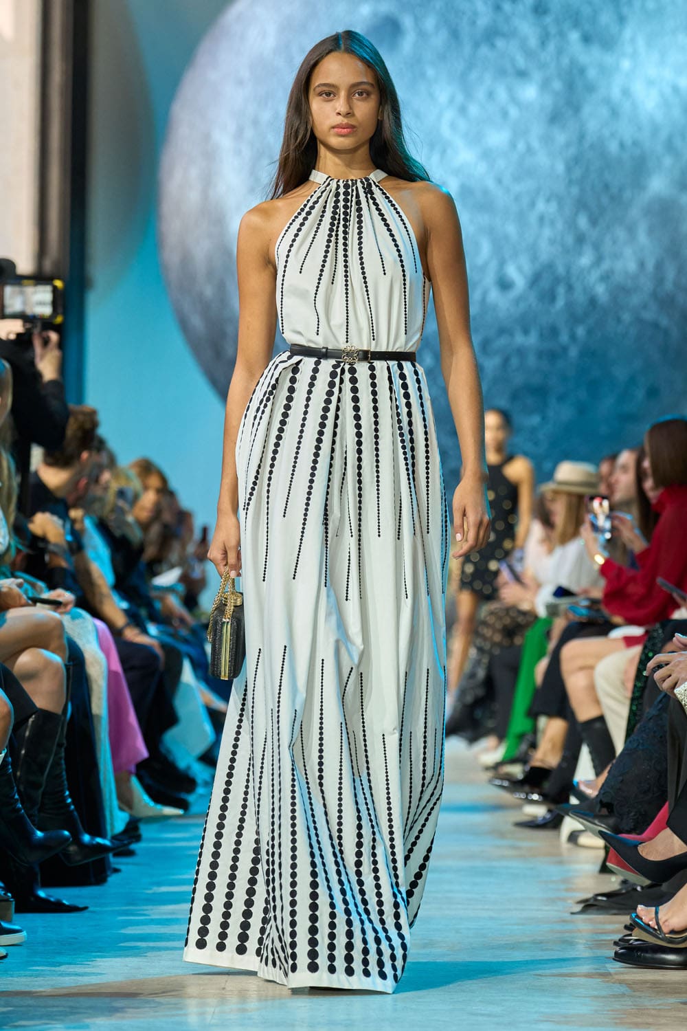Elie Saab 春夏 2024 准备穿 Runway 杂志(7)