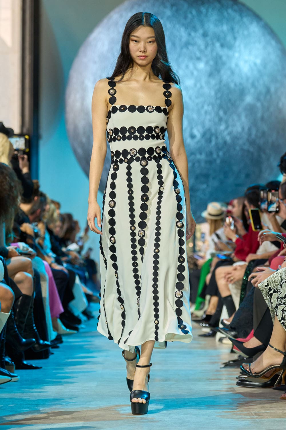 Elie Saab 春夏 2024 准备穿 Runway 杂志(8)
