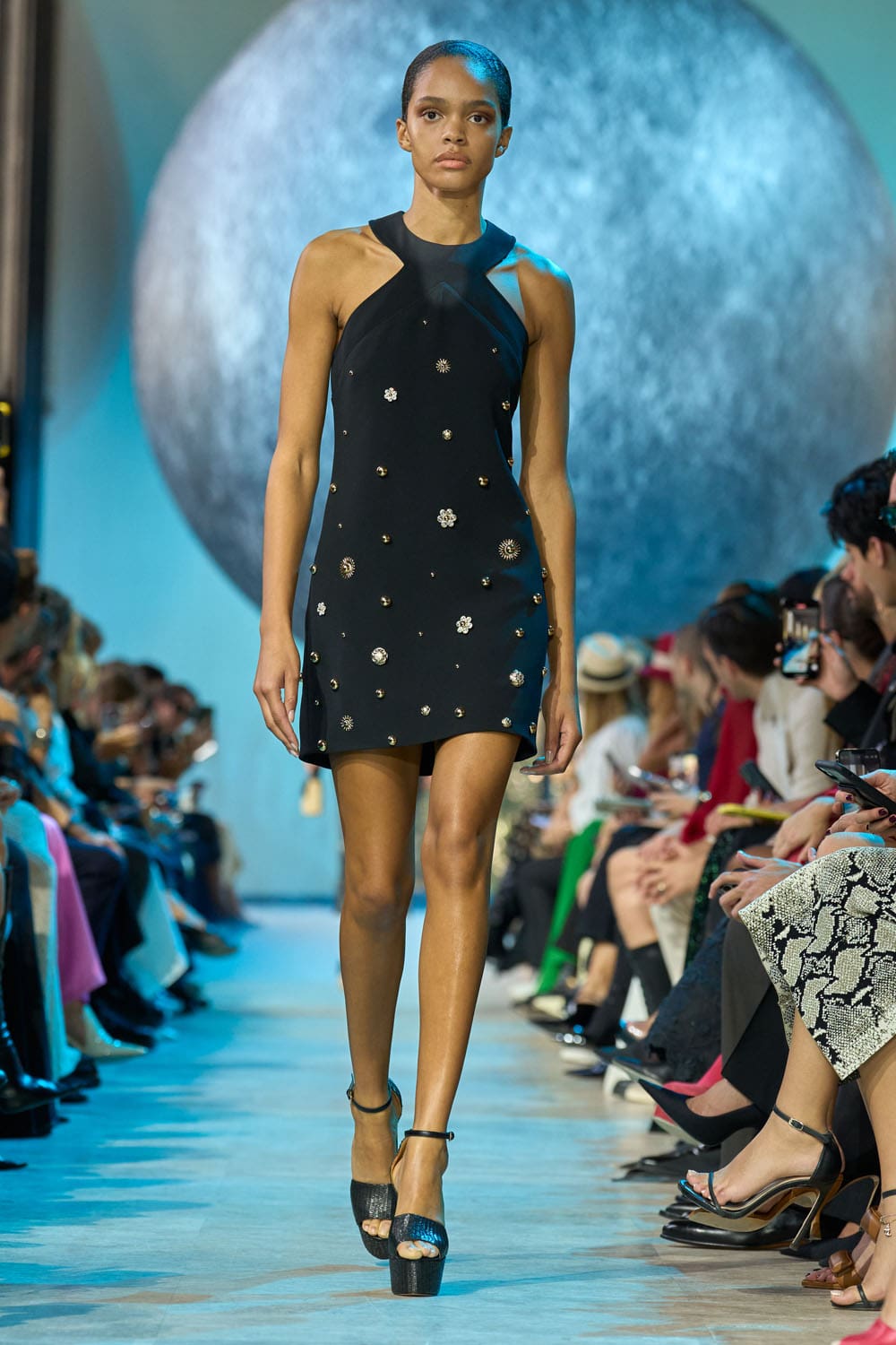 Elie Saab 春夏 2024 准备穿 Runway 杂志(9)