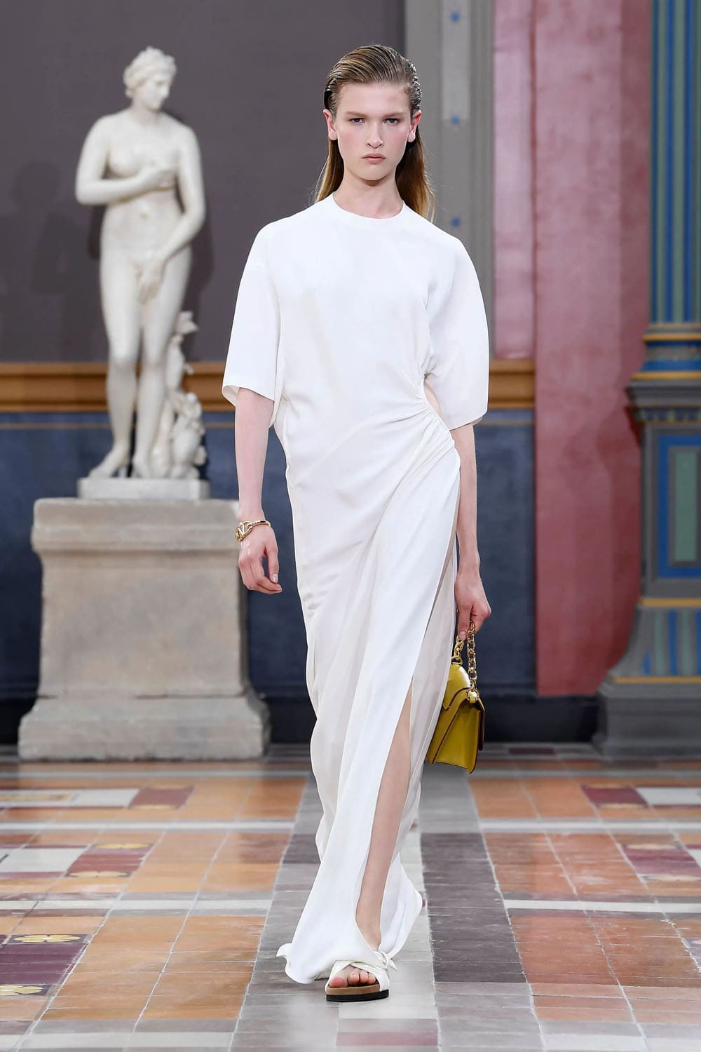 Valentino Printemps Été 2024 Prêt à porter Runway Magazine (24)