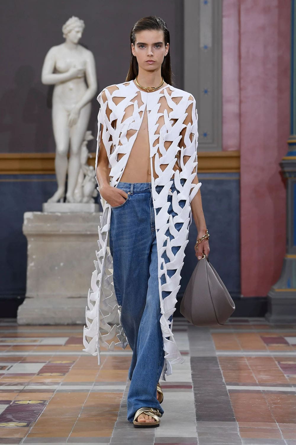 Valentino Printemps Été 2024 Prêt à porter Runway Magazine (32)