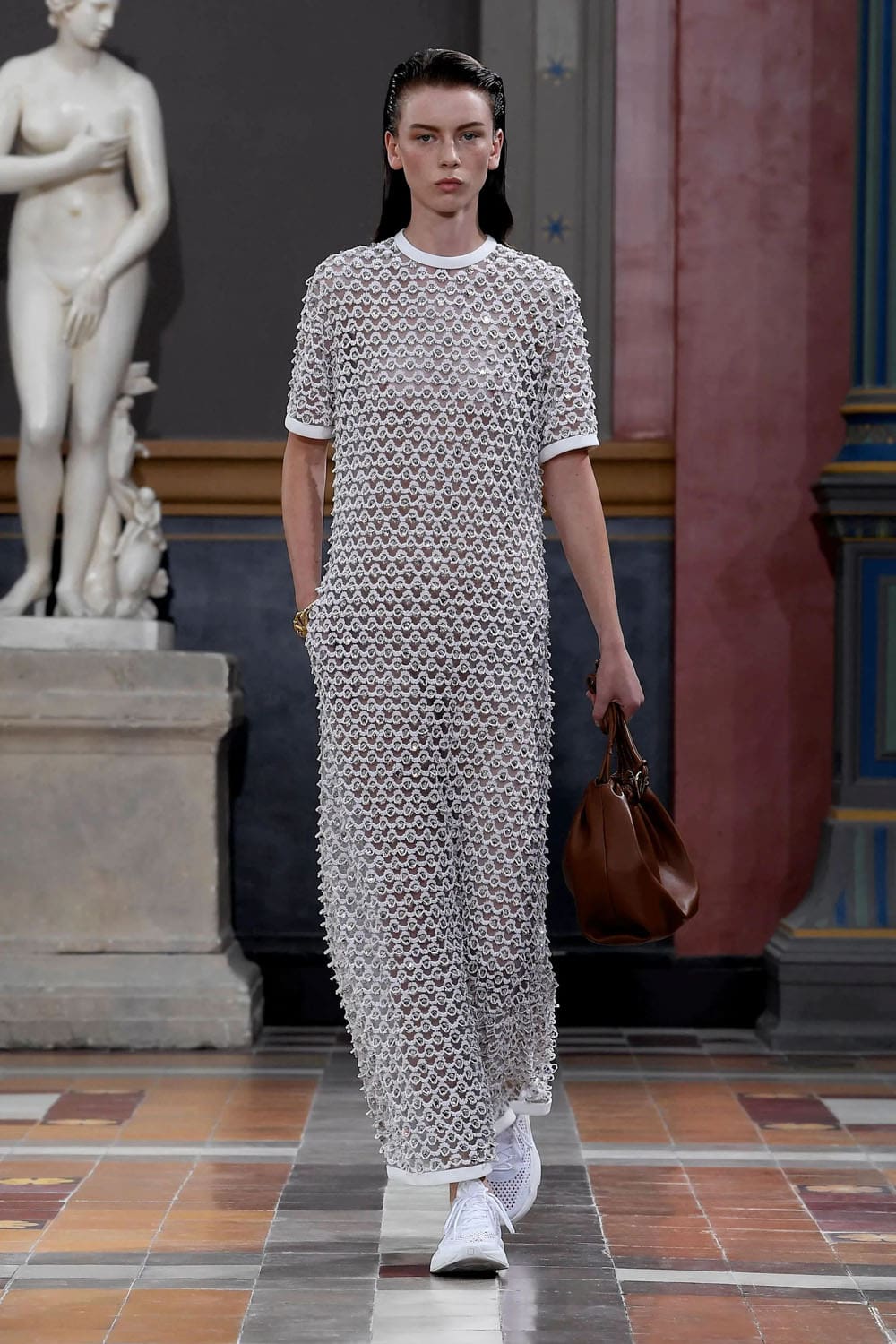 Valentino Printemps Été 2024 Prêt à porter Runway Magazine (45)