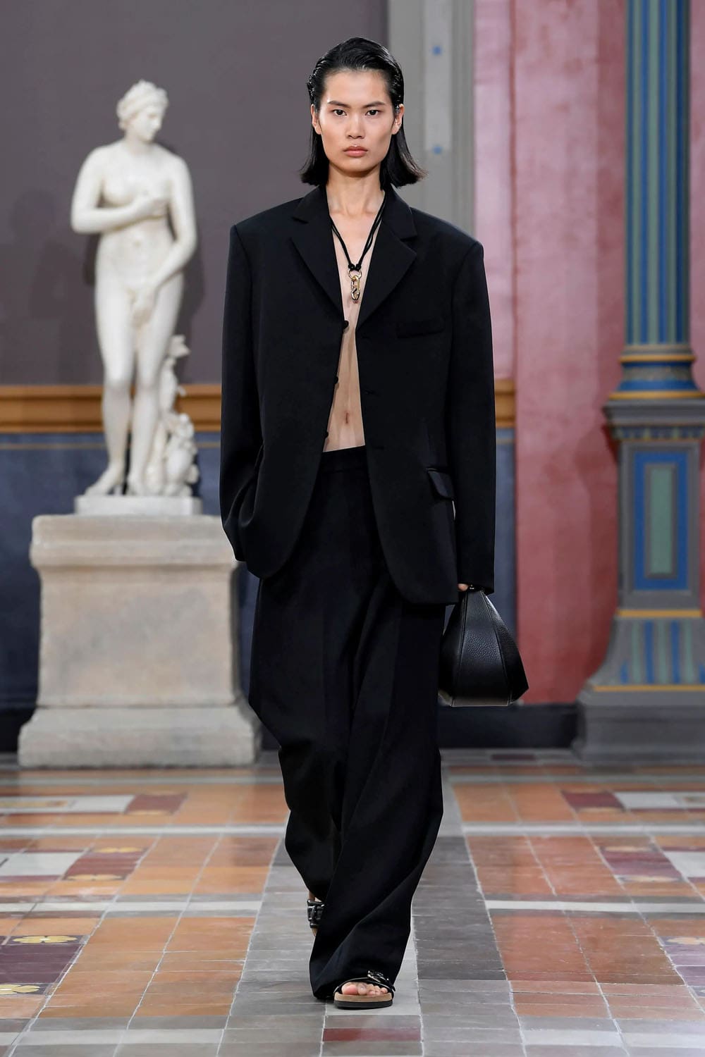 Valentino Printemps Été 2024 Prêt à porter Runway Magazine (79)