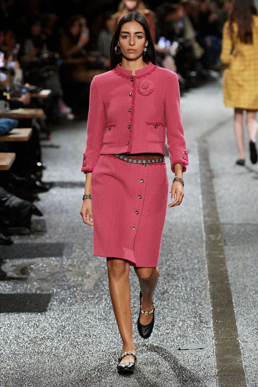 Chanel Metier d'Art Pre Fall 2024 Manchester Runway Magazine (13)