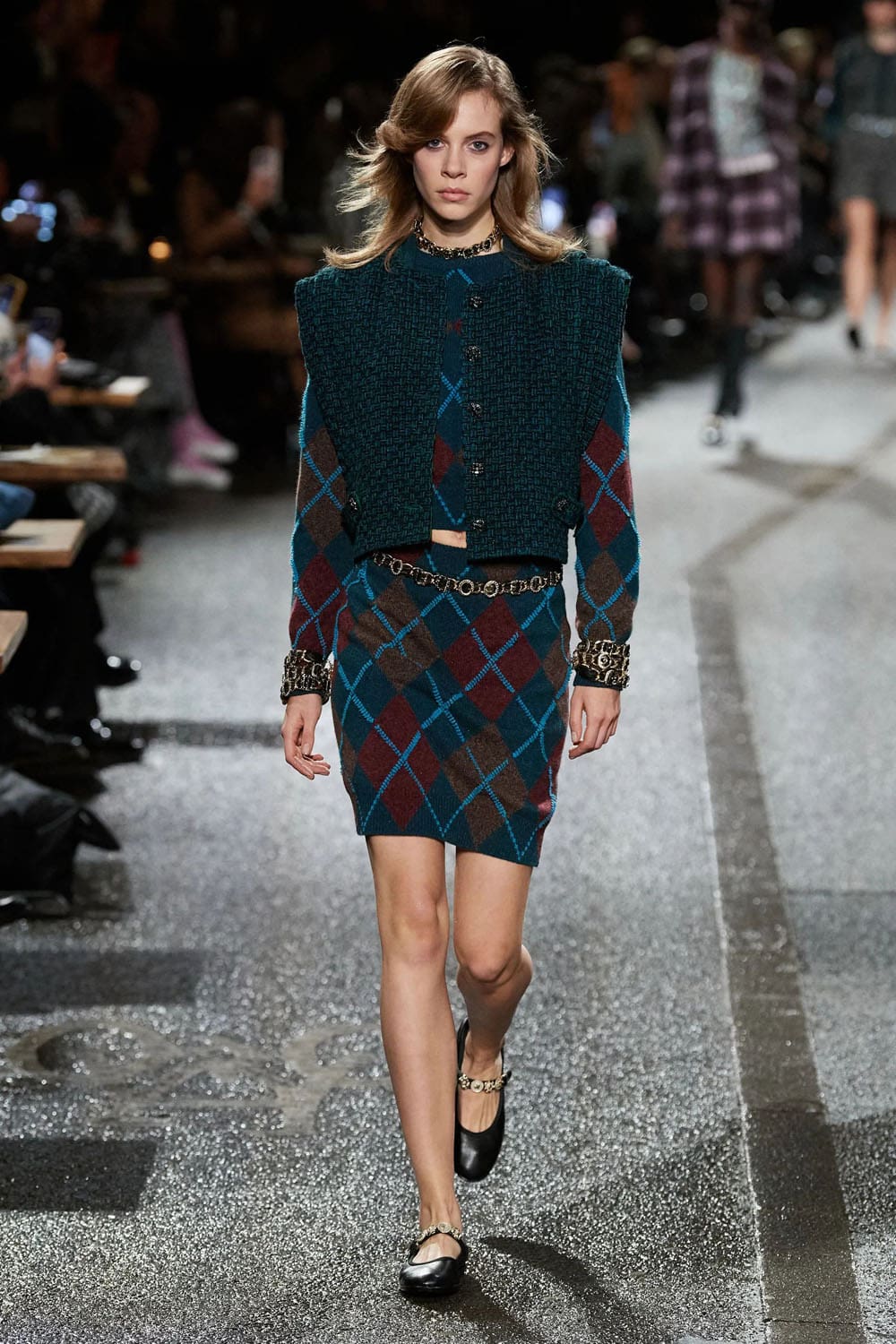 Chanel Metier d'Art Pre Fall 2024 Manchester Runway Magazine (35)