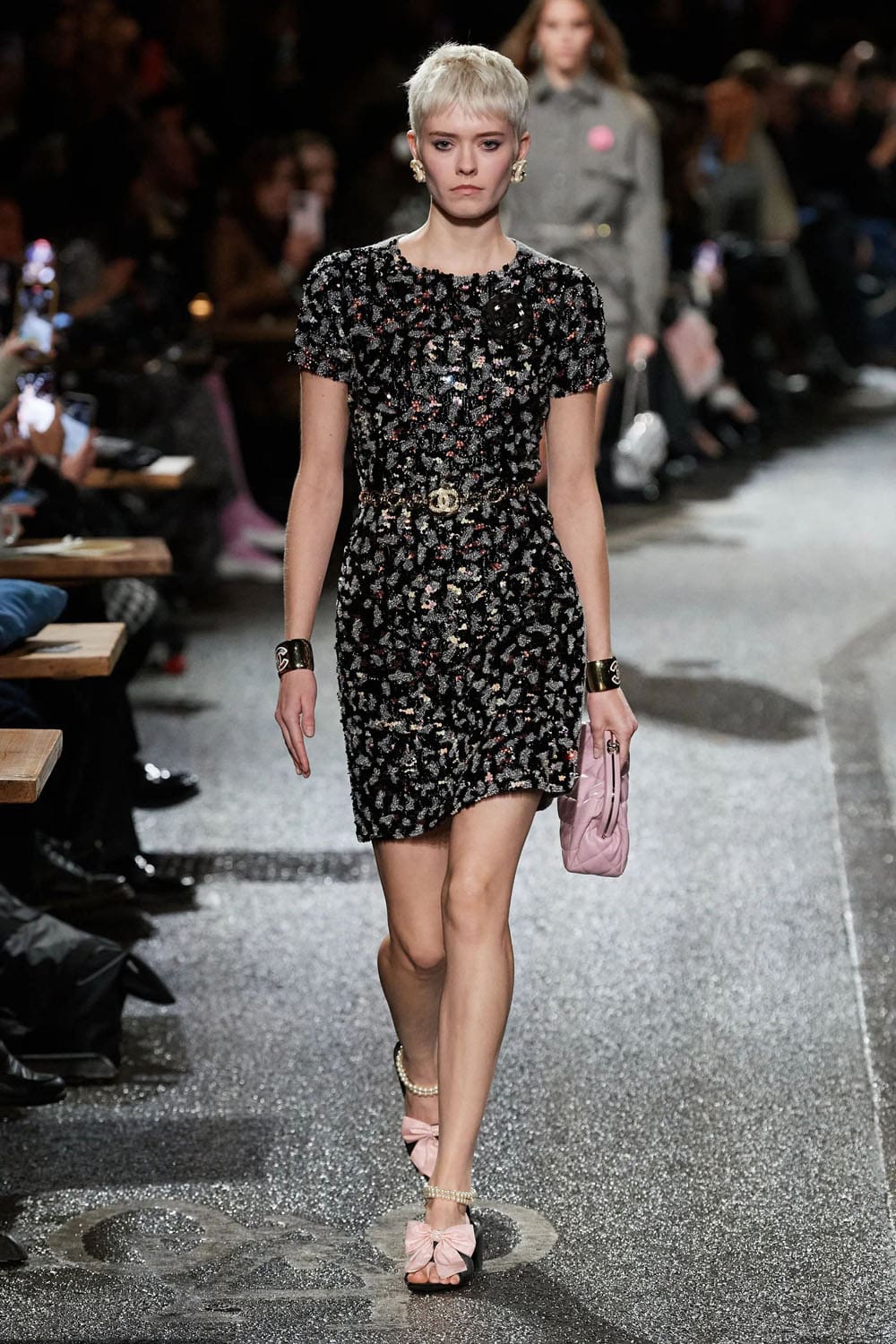 Chanel Metier d'Art Pre Fall 2024 Manchester Runway Magazine (40)