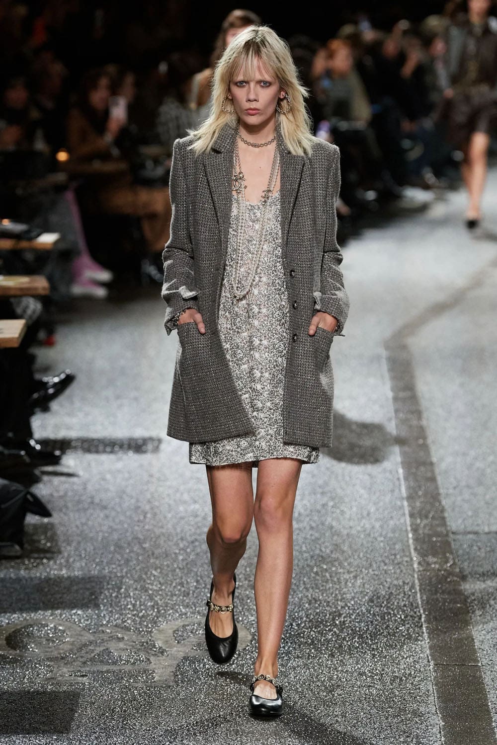 Chanel Metier d'Art Pre Fall 2024 Manchester Runway Magazine (43)