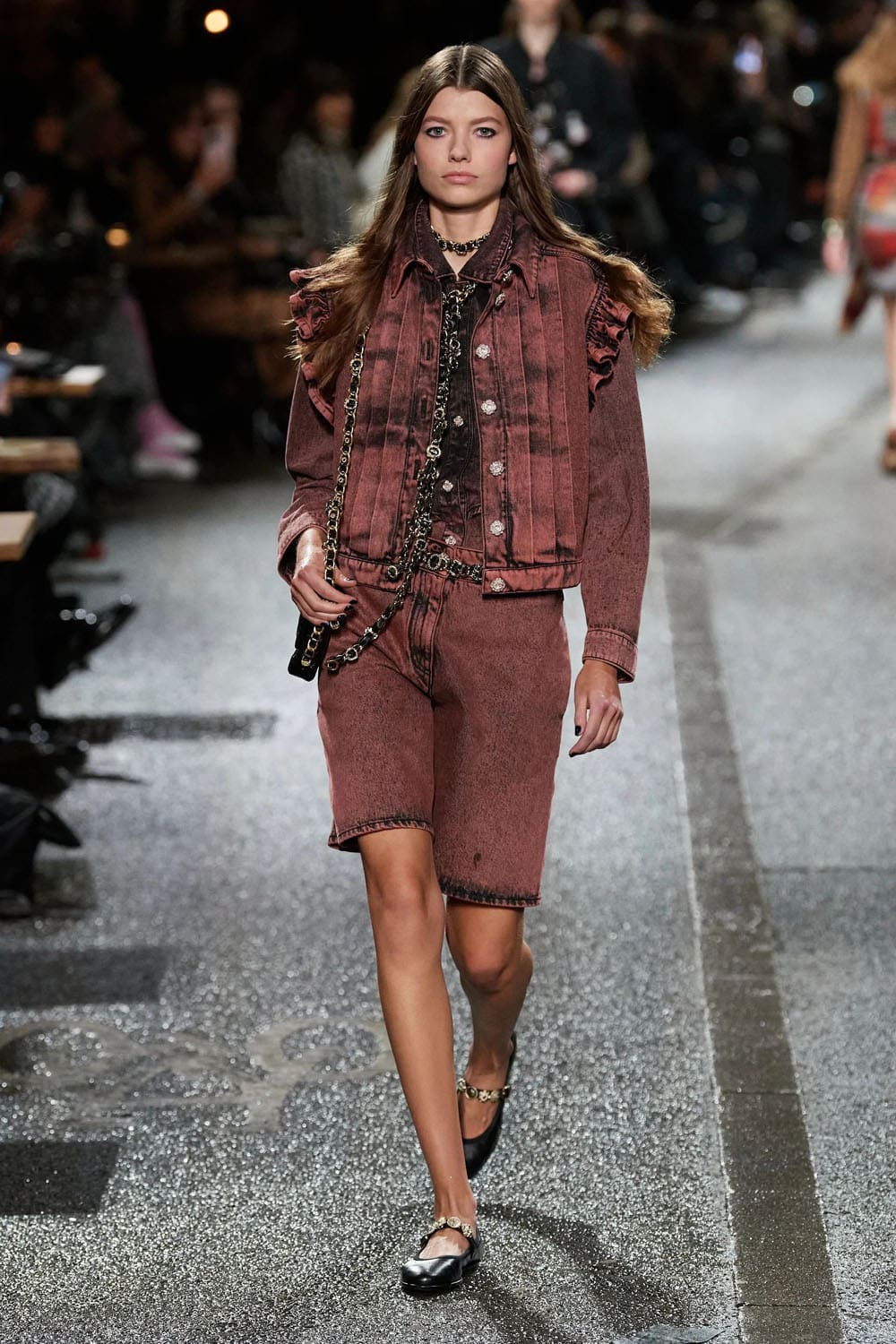 Chanel Metier d'Art Pre Fall 2024 Manchester Runway Magazine (49)