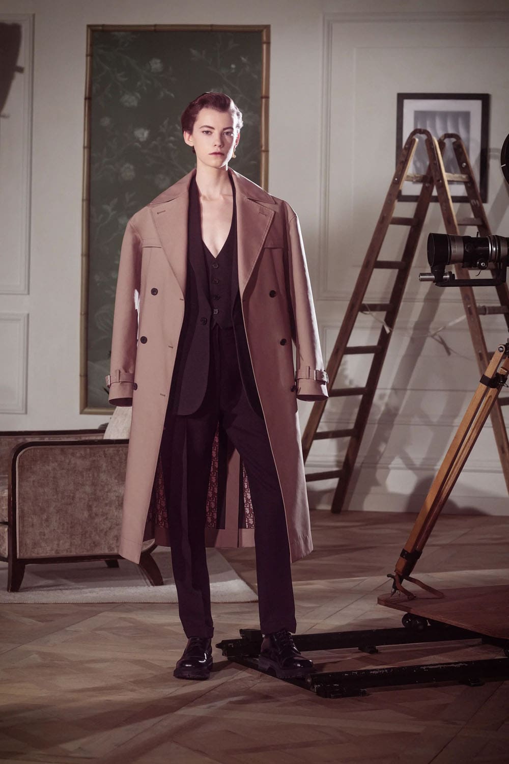 迪奥早秋系列 2024 玛丽亚·格拉齐亚·基乌里 (Maria Grazia Chiuri) 的崩溃 Runway 杂志(10)