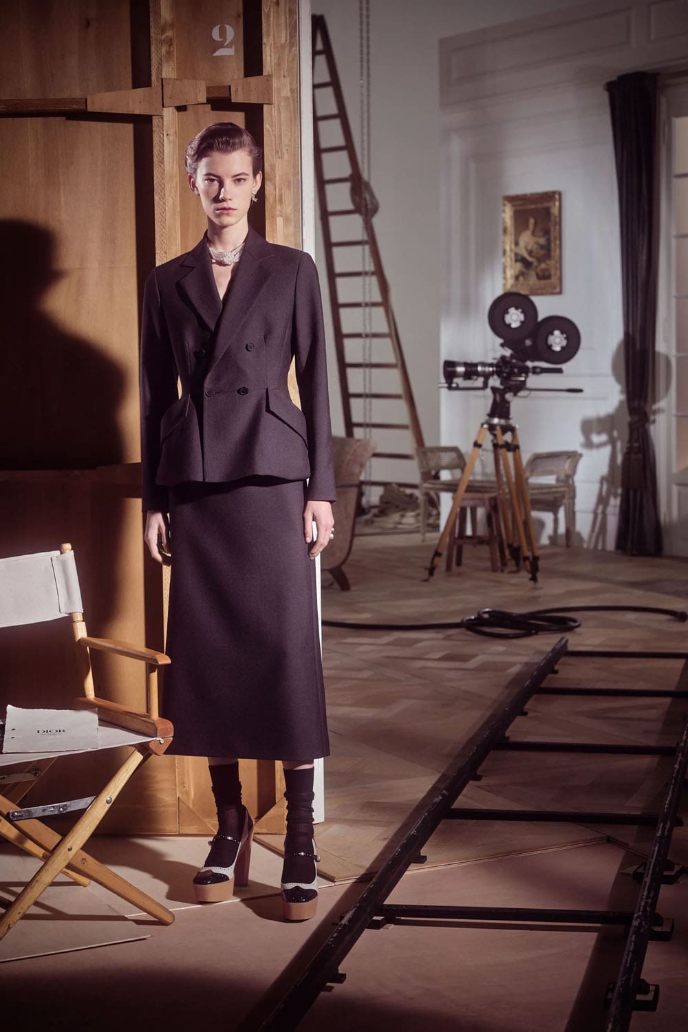迪奥早秋系列 2024 玛丽亚·格拉齐亚·基乌里 (Maria Grazia Chiuri) 的崩溃 Runway 杂志(12)