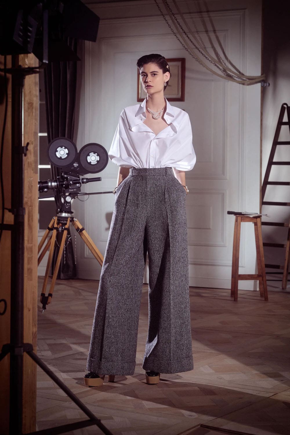 迪奥早秋系列 2024 玛丽亚·格拉齐亚·基乌里 (Maria Grazia Chiuri) 的崩溃 Runway 杂志(54)