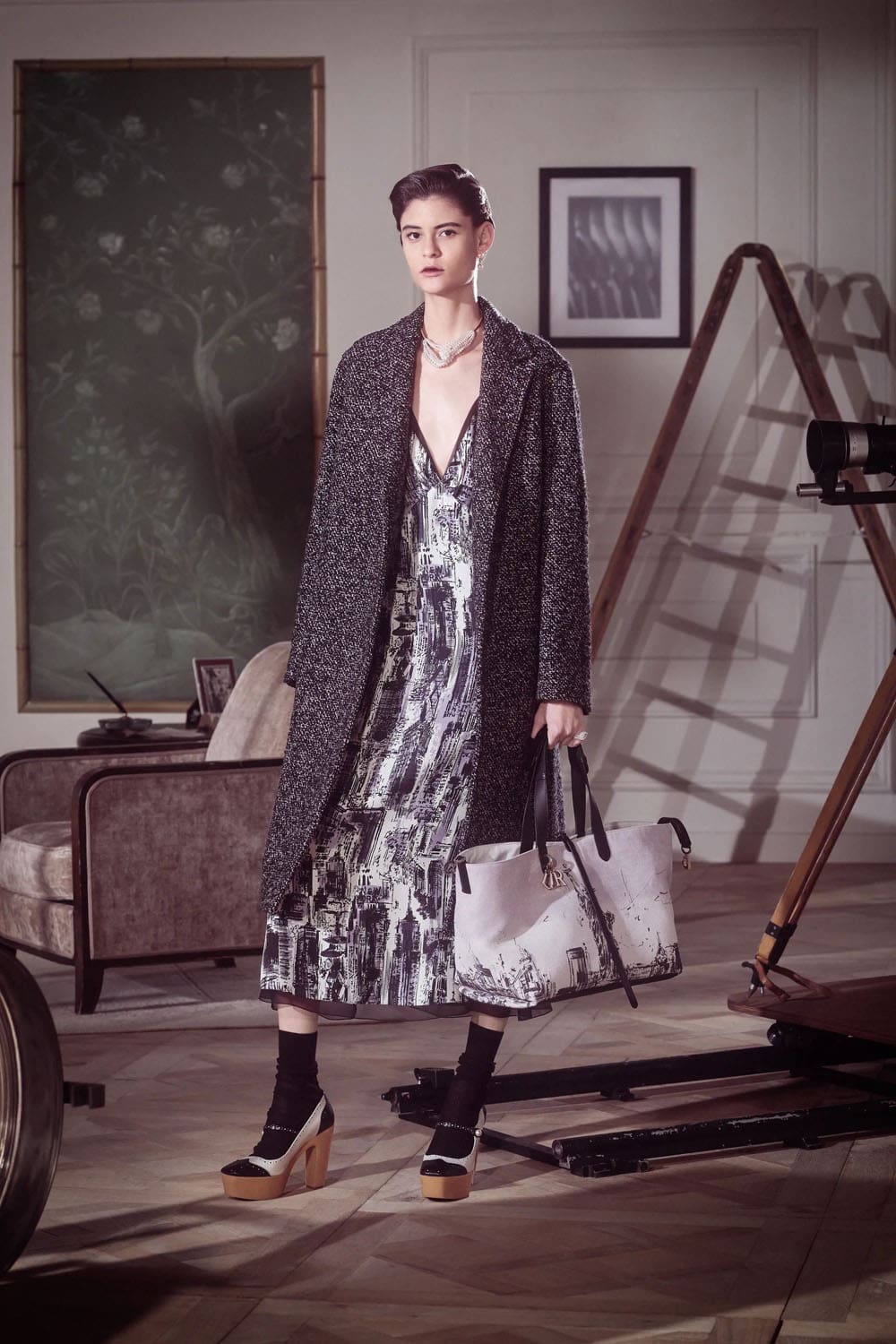 迪奥早秋系列 2024 玛丽亚·格拉齐亚·基乌里 (Maria Grazia Chiuri) 的崩溃 Runway 杂志(71)