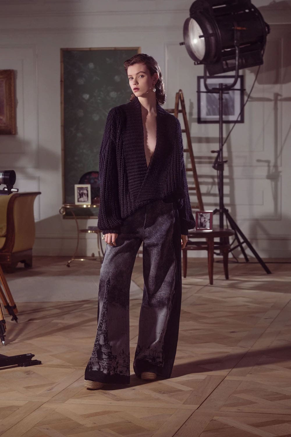 迪奥早秋系列 2024 玛丽亚·格拉齐亚·基乌里 (Maria Grazia Chiuri) 的崩溃 Runway 杂志(82)