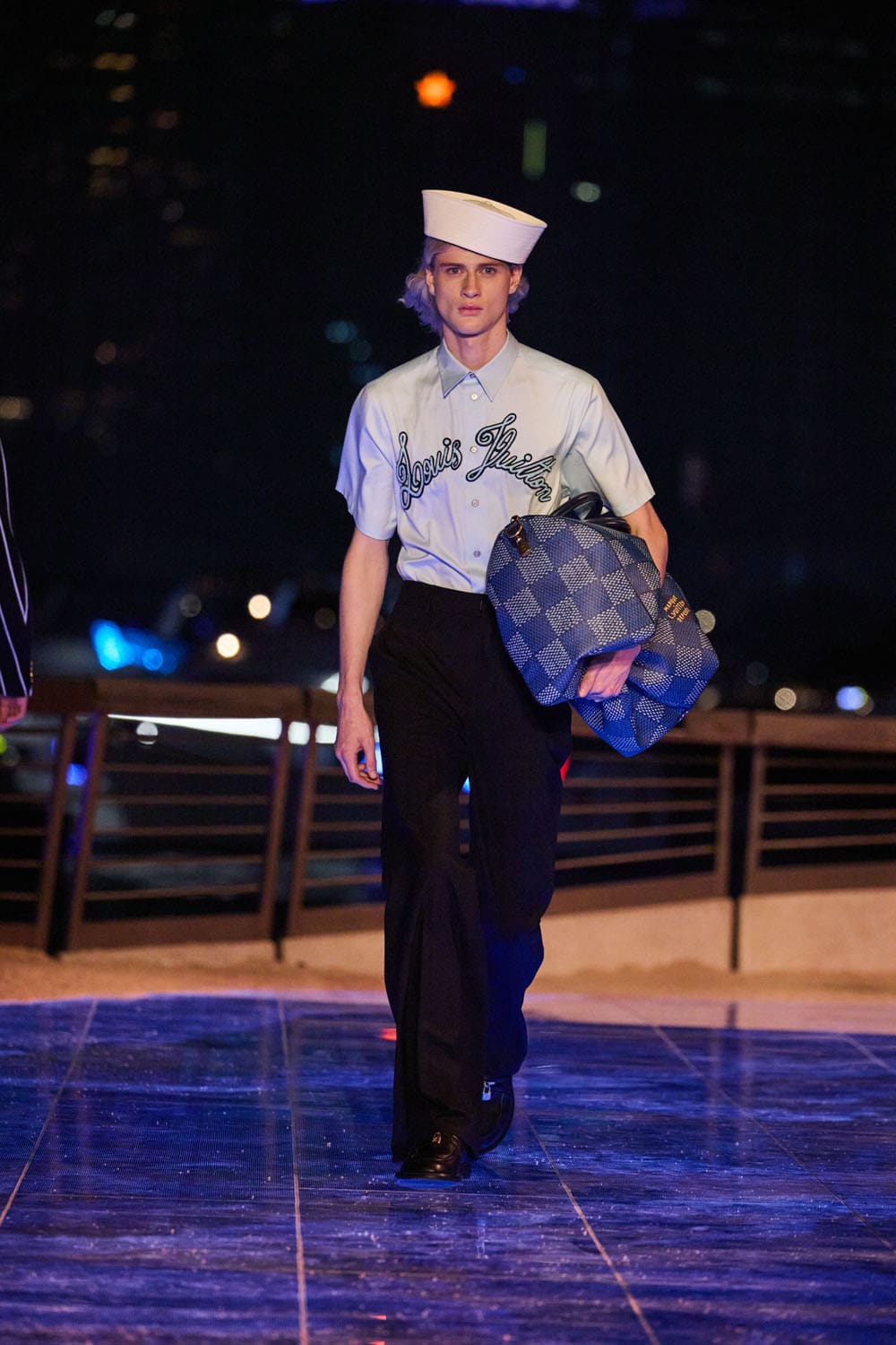 Louis Vuitton Pré-Automne 2024 Vêtements pour hommes Hong Kong Runway Magazine (18)