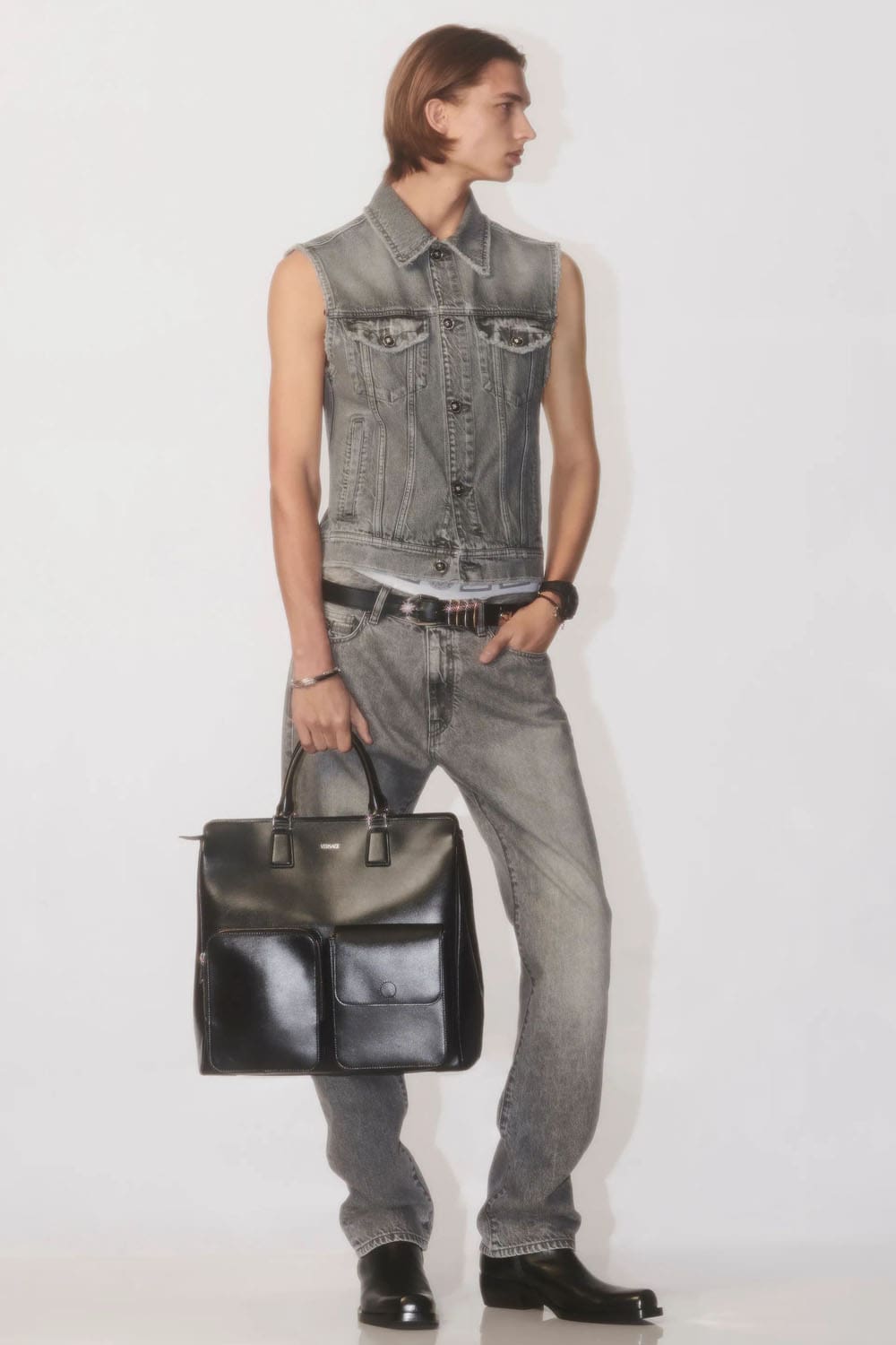 ヴェルサーチ プレフォール 2024 メンズ Runway 雑誌(3)