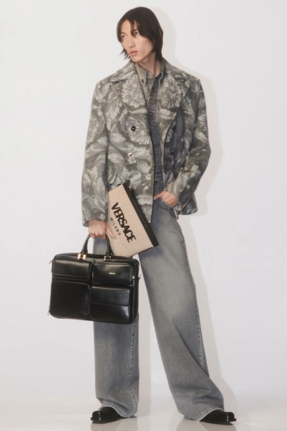 ヴェルサーチ プレフォール 2024 メンズ Runway 雑誌(4)