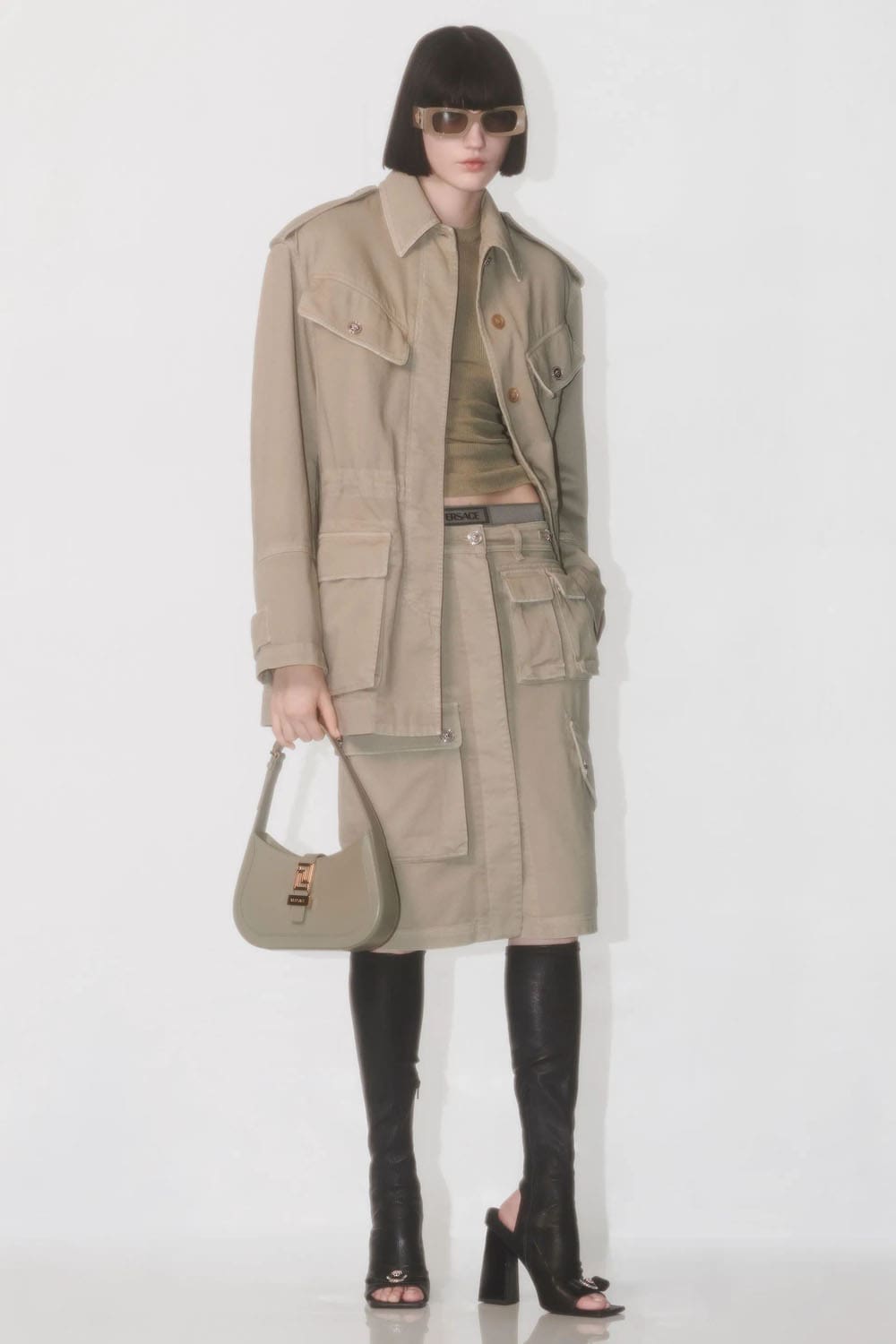 ヴェルサーチ プレフォール 2024 レディース Runway 雑誌(15)