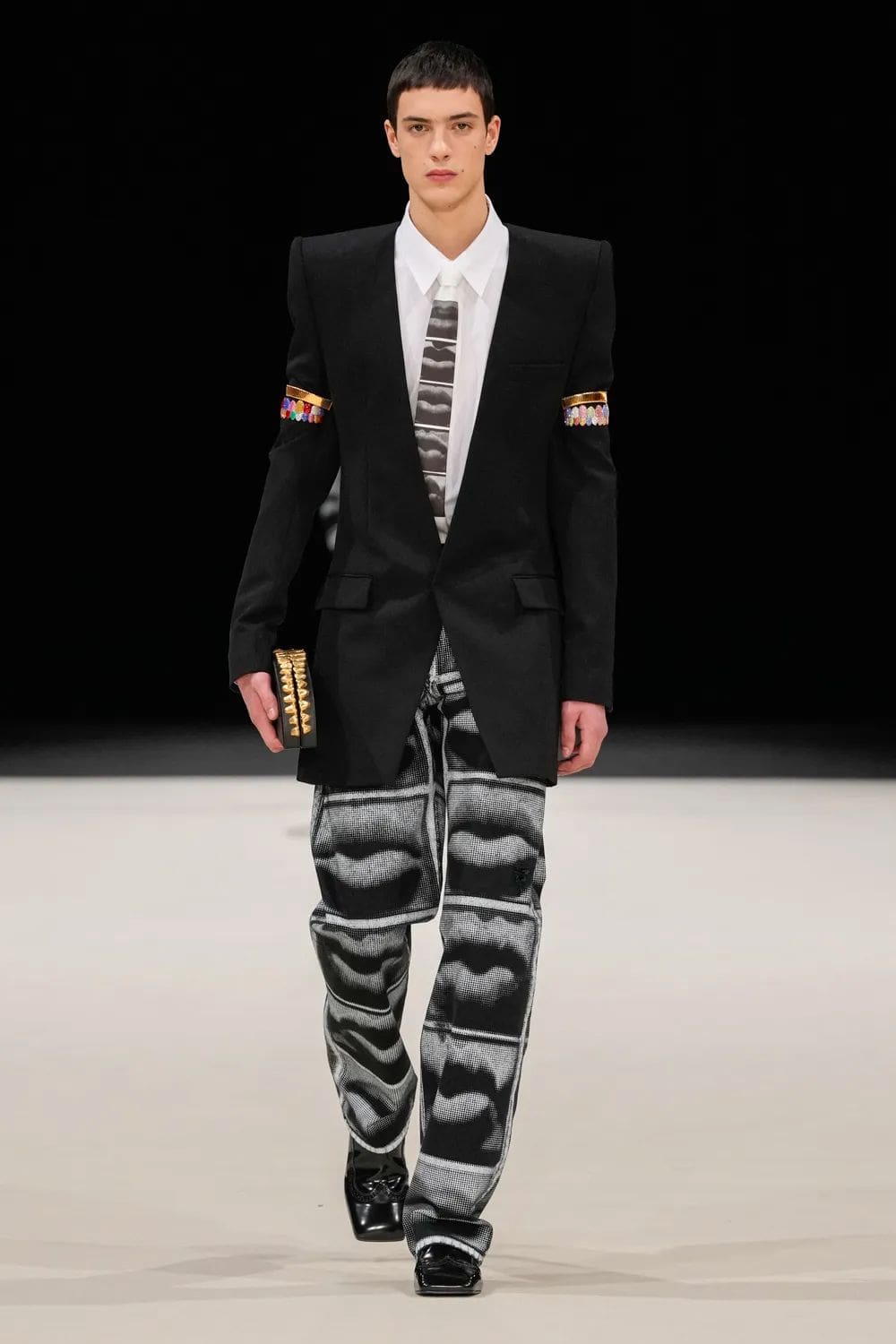 Balmain Fall Winter 2024 2025 Men Runway Magazine (12)