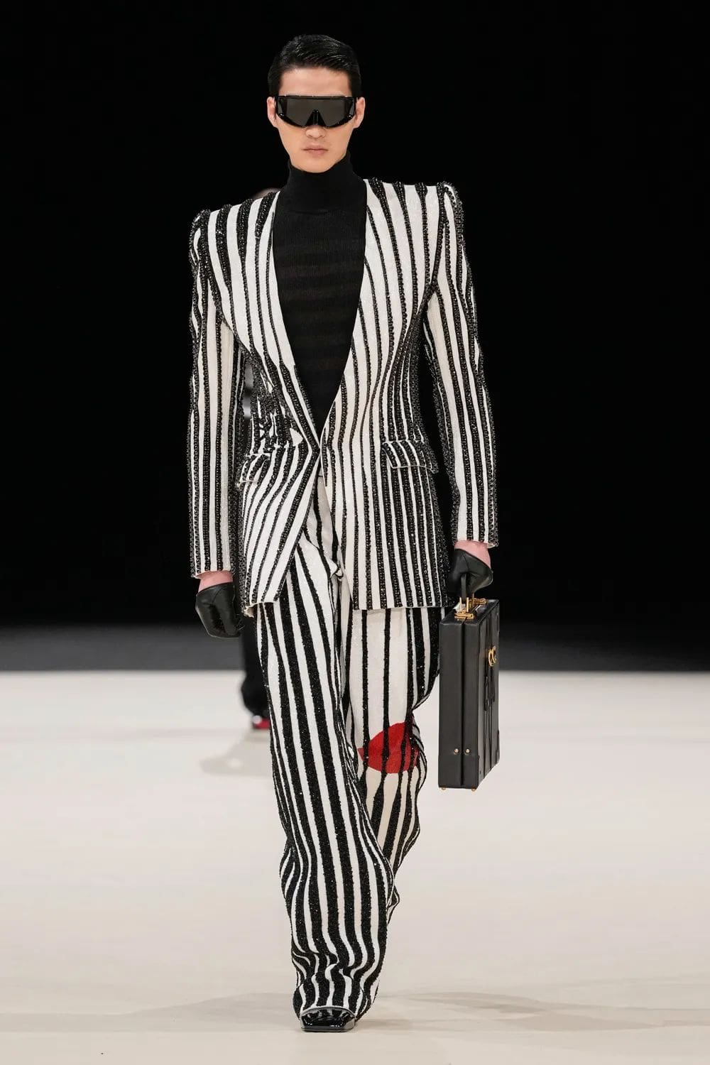 Balmain Fall Winter 2024 2025 Men Runway Magazine (9)