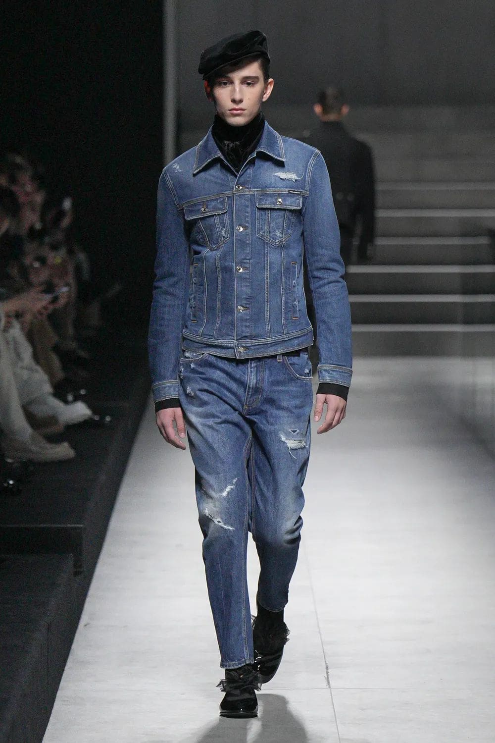 Dolce Gabbana Fall Winter 2024 2025 Menswear Runway Magazine (35)