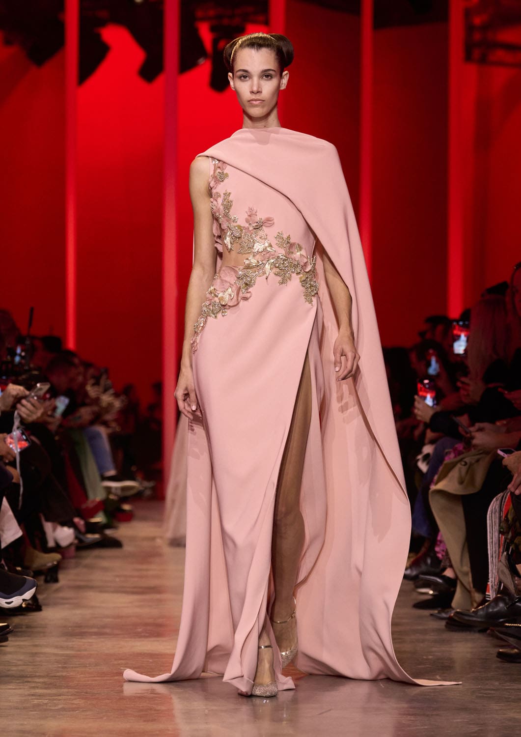 エリー サーブ オートクチュール 春夏 2024 Runway 雑誌(10)
