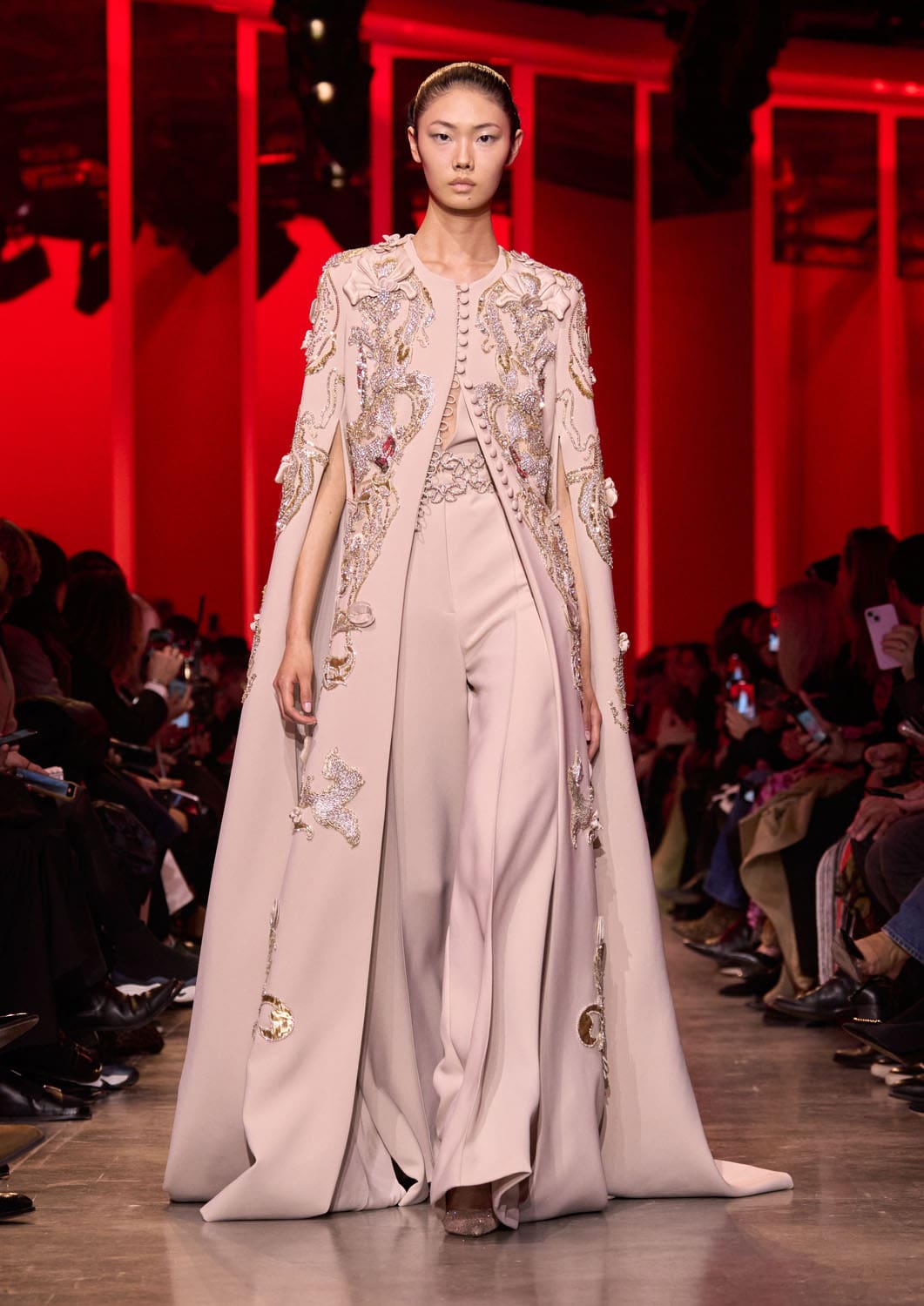 エリー サーブ オートクチュール 春夏 2024 Runway 雑誌(15)