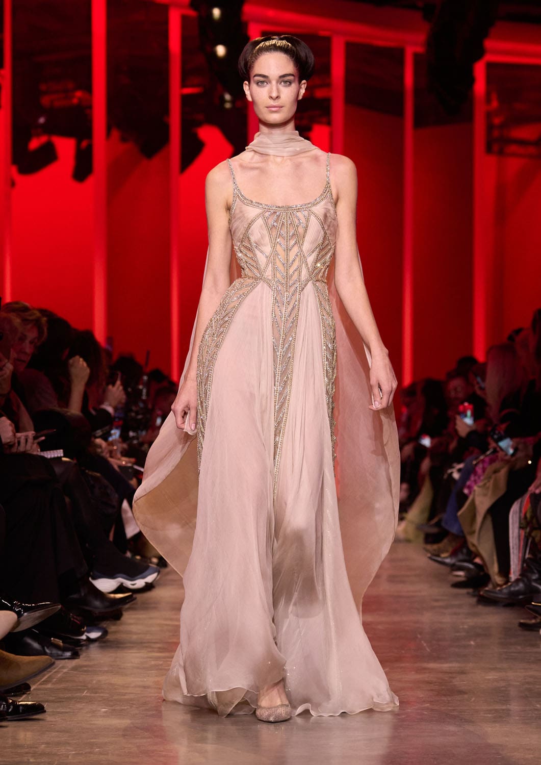 エリー サーブ オートクチュール 春夏 2024 Runway 雑誌(16)