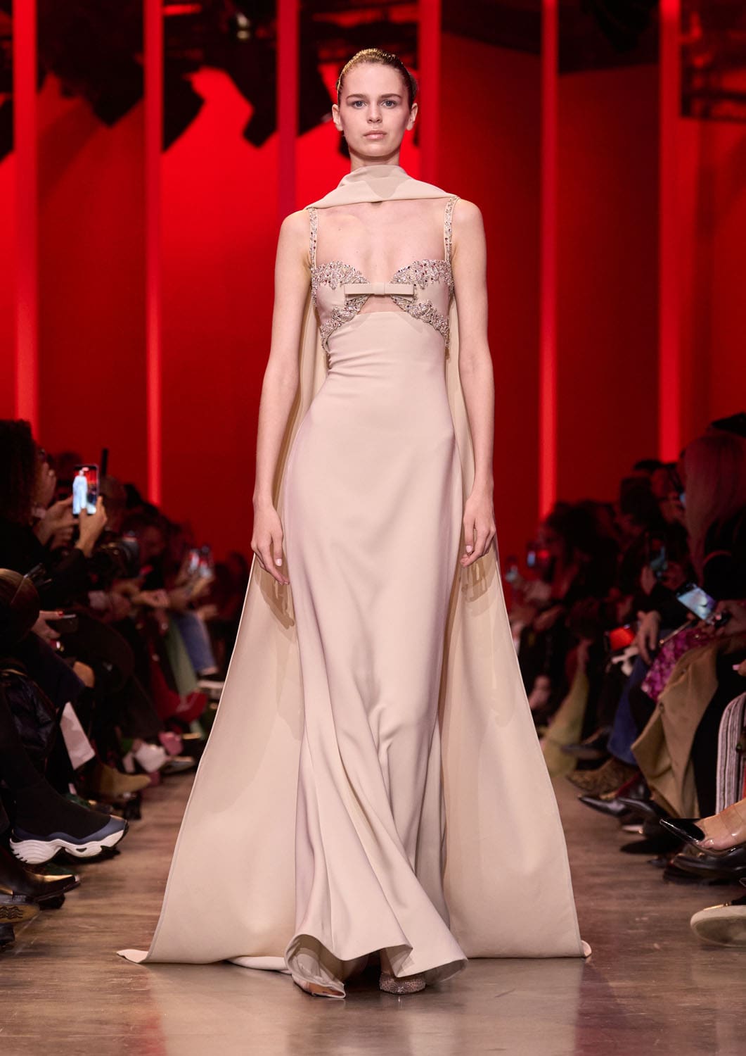 エリー サーブ オートクチュール 春夏 2024 Runway 雑誌(19)
