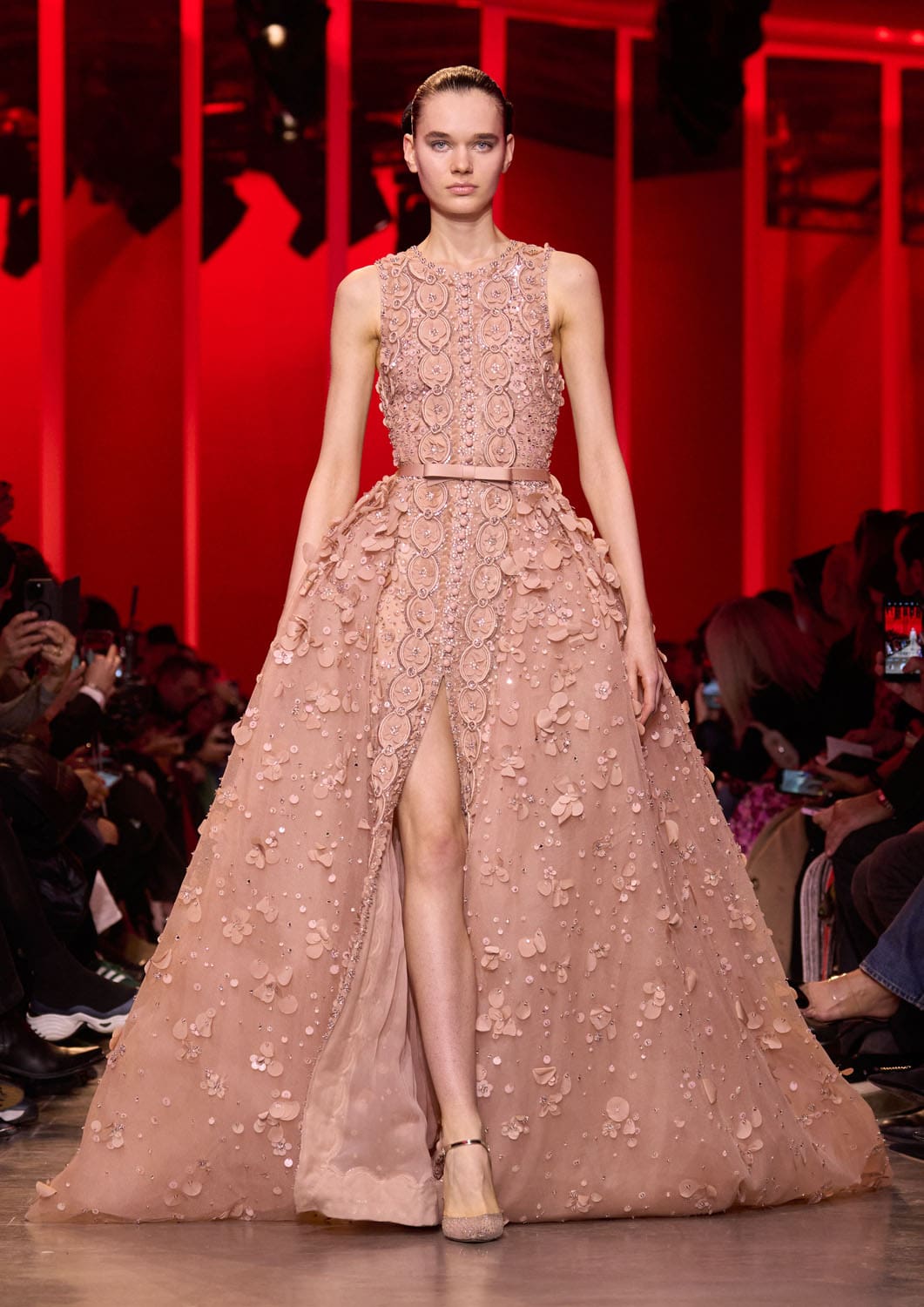 エリー サーブ オートクチュール 春夏 2024 Runway 雑誌(24)