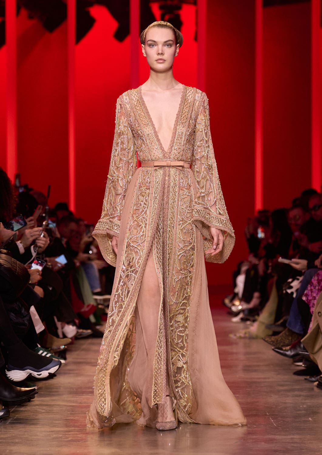 エリー サーブ オートクチュール 春夏 2024 Runway 雑誌(25)