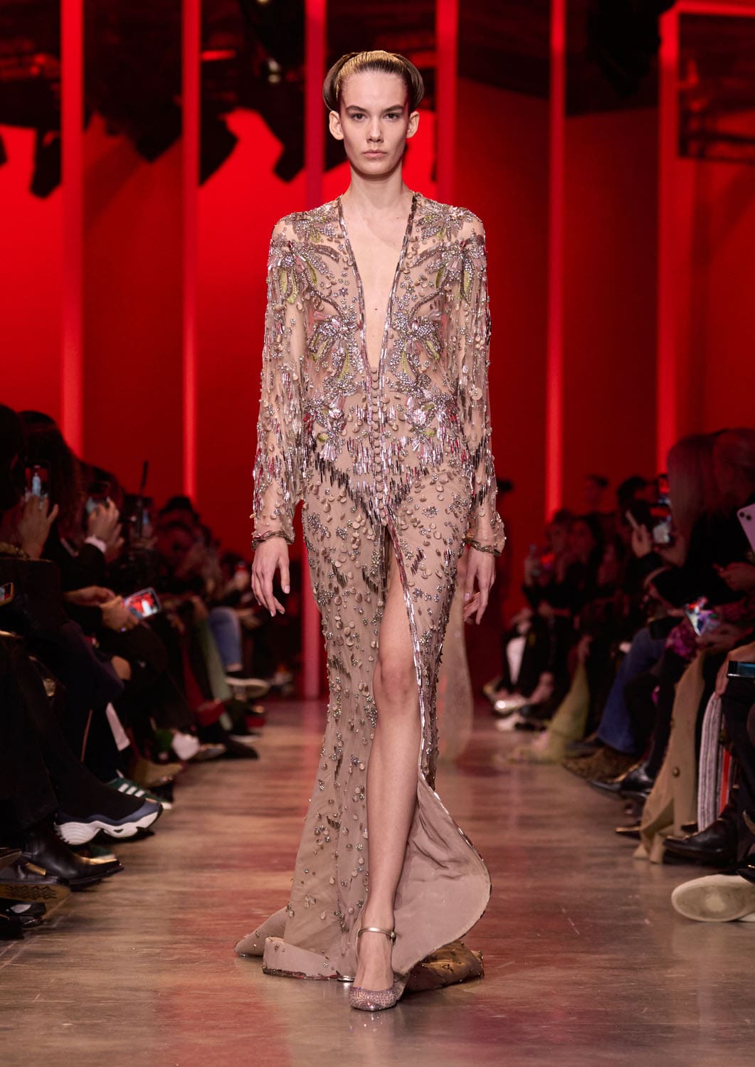 エリー サーブ オートクチュール 春夏 2024 Runway 雑誌(38)