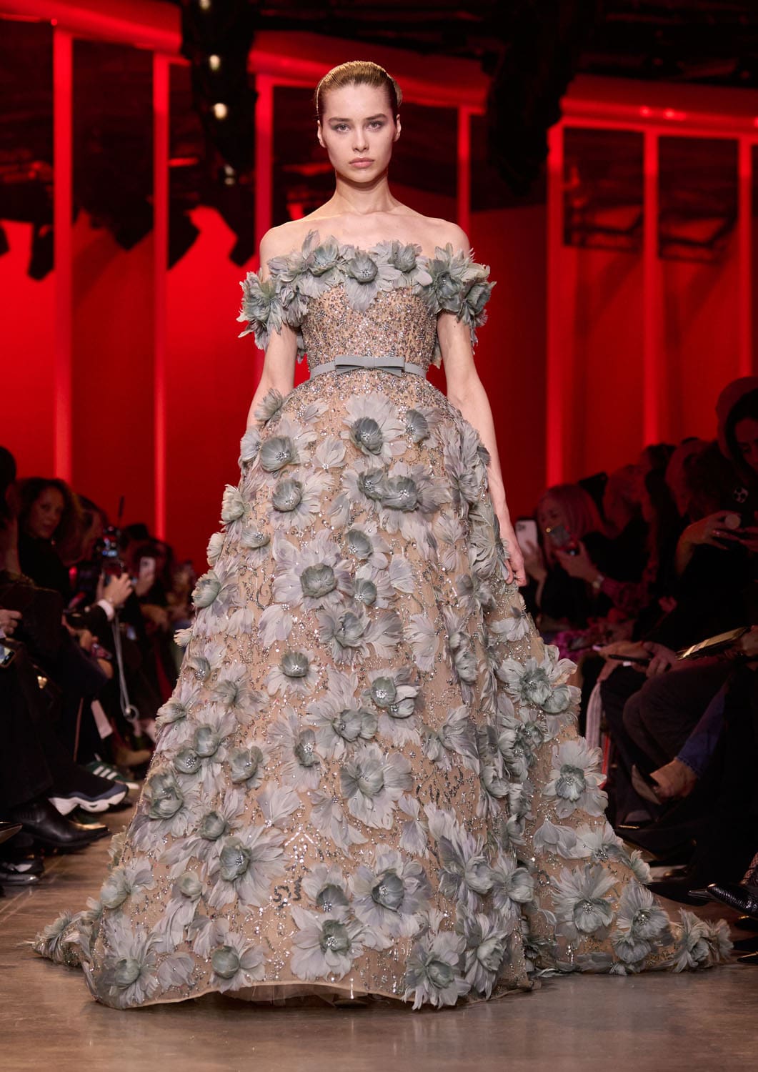 エリー サーブ オートクチュール 春夏 2024 Runway 雑誌(42)
