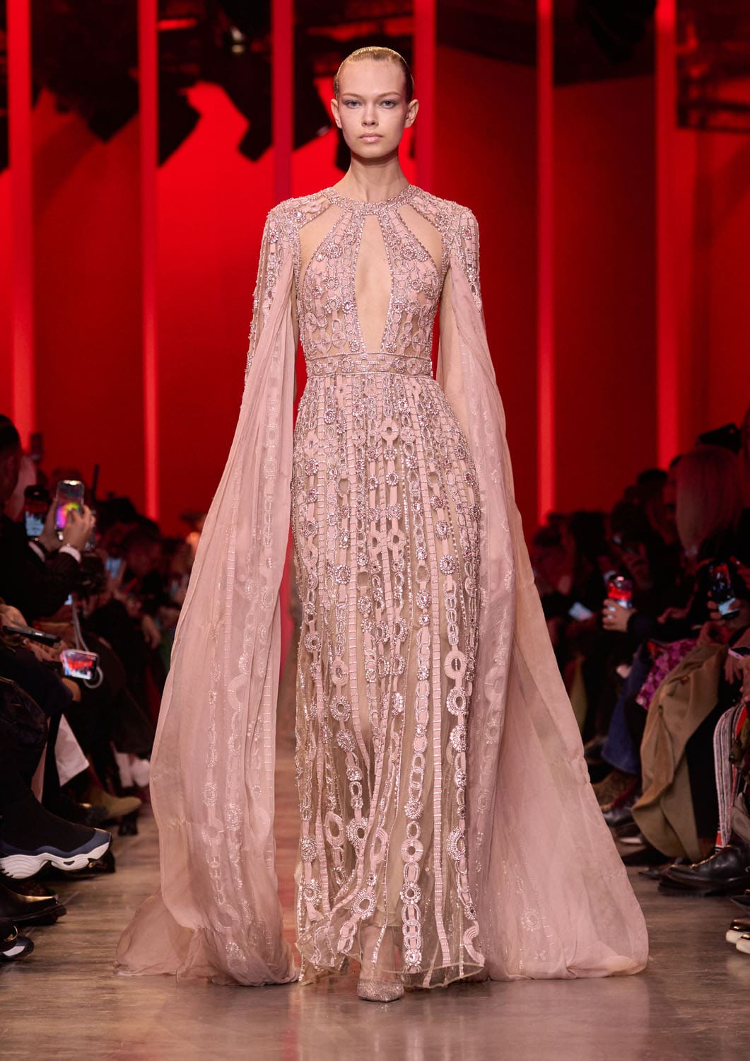 エリー サーブ オートクチュール 春夏 2024 Runway 雑誌(5)