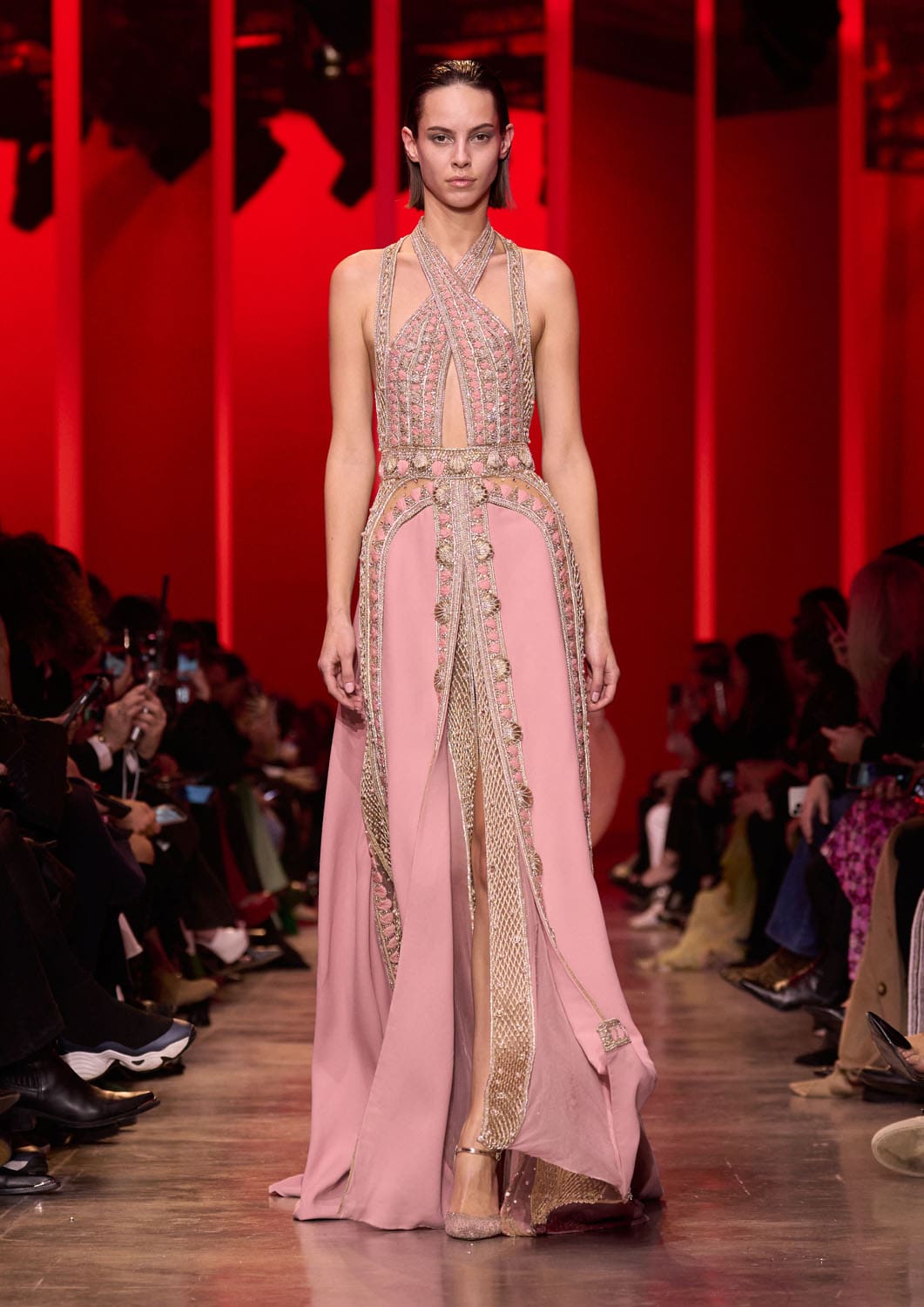 エリー サーブ オートクチュール 春夏 2024 Runway 雑誌(51)