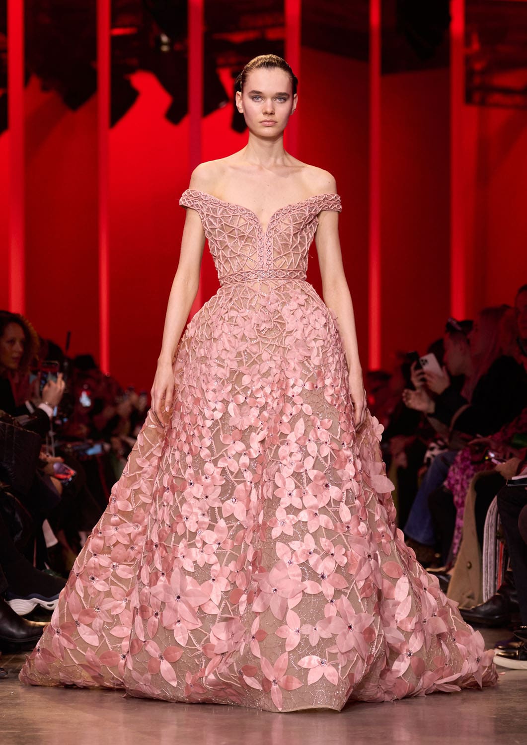 エリー サーブ オートクチュール 春夏 2024 Runway 雑誌(53)